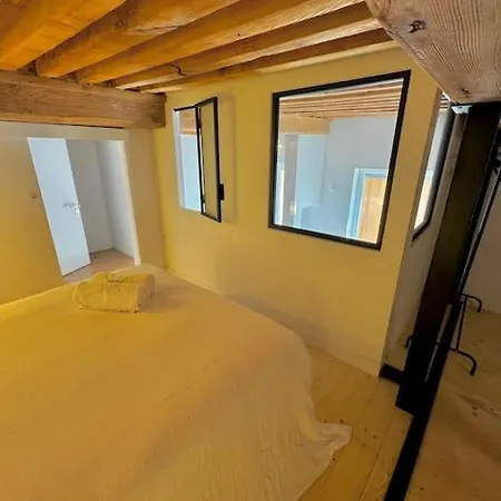 T3 - Place Colbert - Centre Apartment